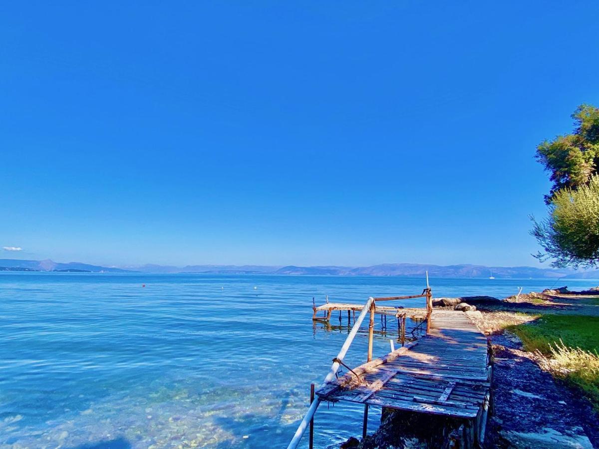 Seafront Villa Ourania Mesongi Exterior photo