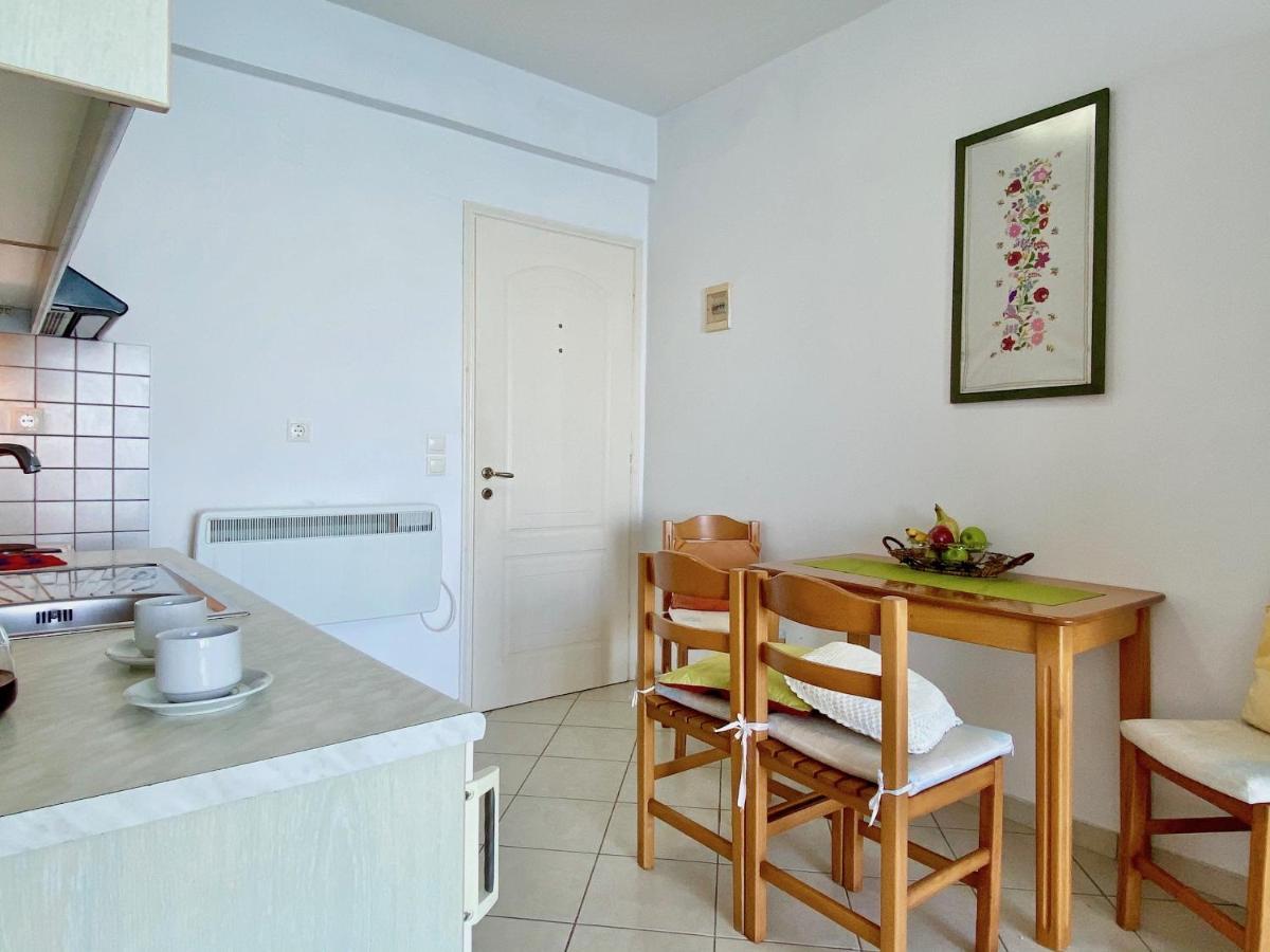 Seafront Villa Ourania Mesongi Exterior photo